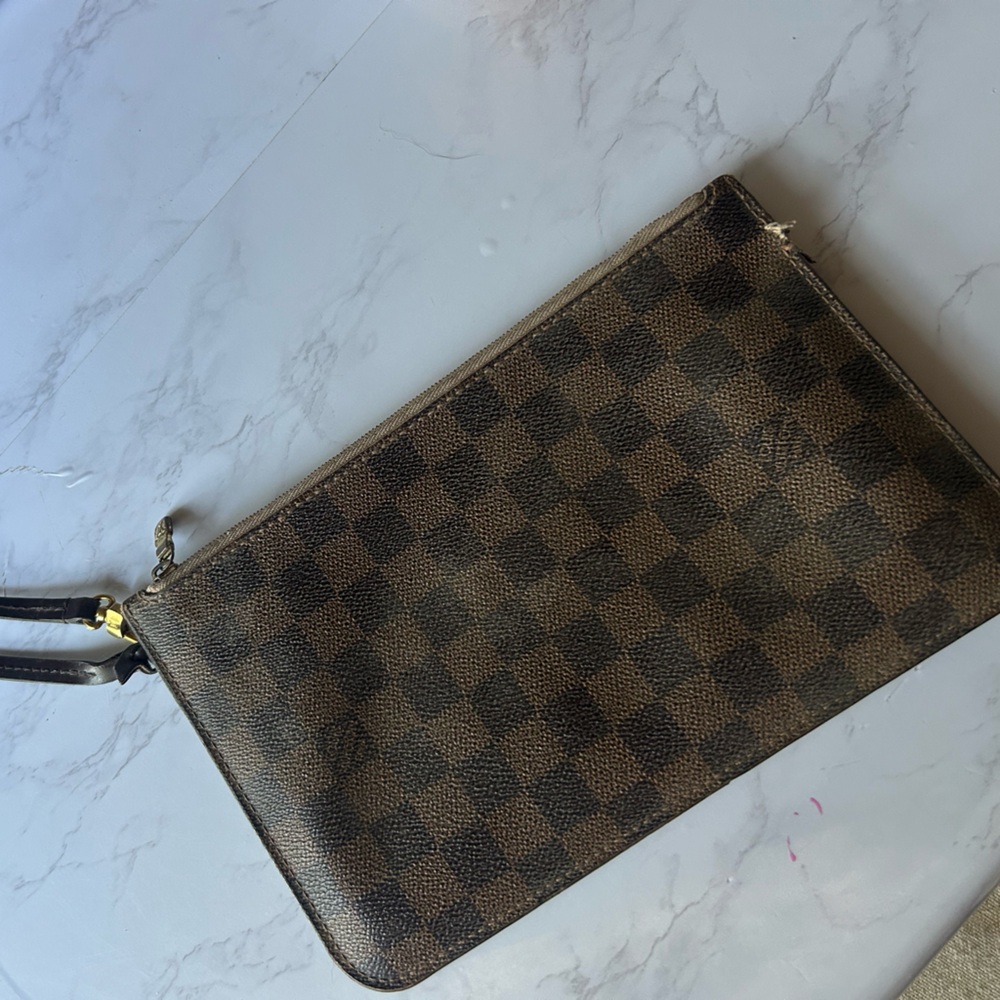 Louis Vuitton Damier Wristlet
